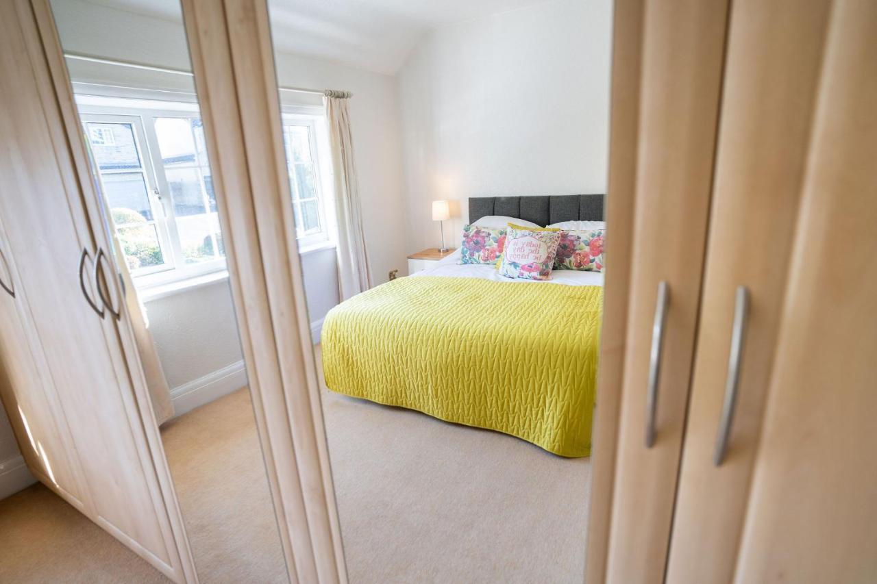 Beautiful Detached Home In Quaint Village Setting Wetherby Exterior foto