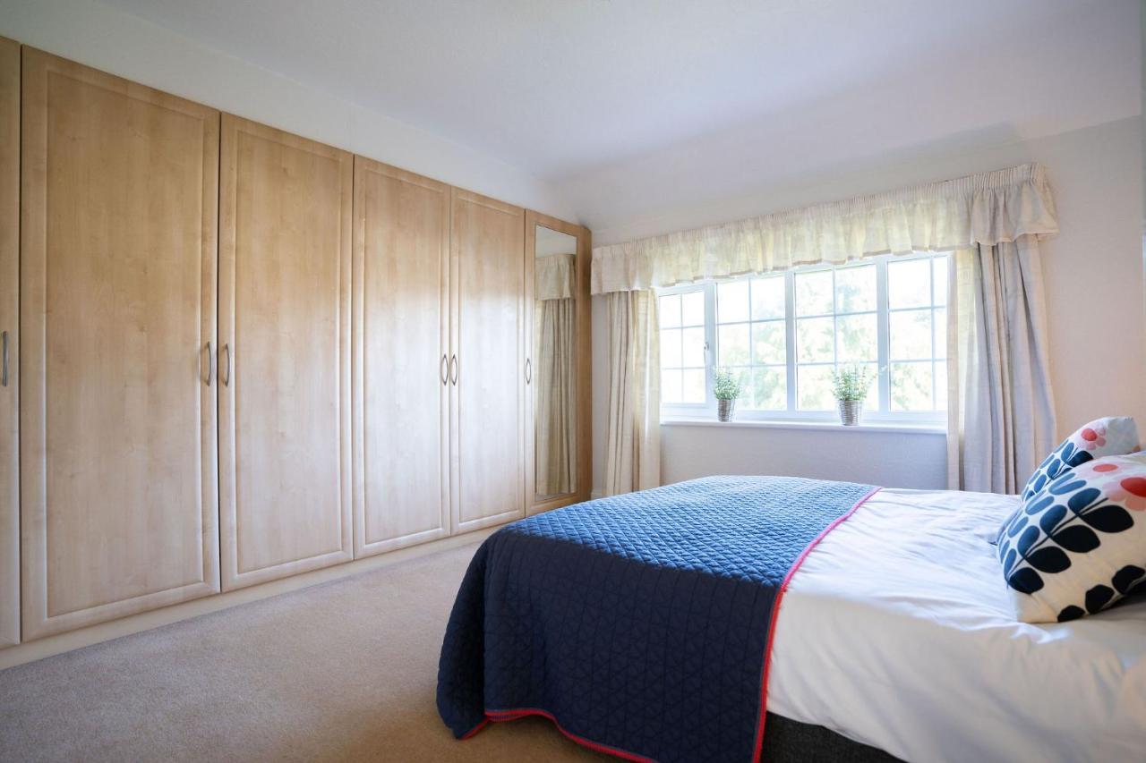 Beautiful Detached Home In Quaint Village Setting Wetherby Exterior foto
