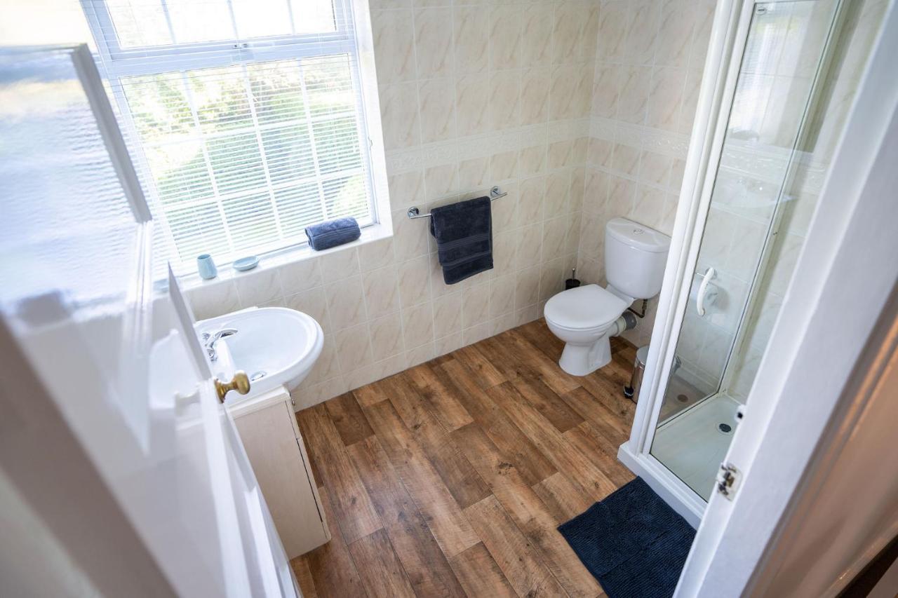 Beautiful Detached Home In Quaint Village Setting Wetherby Exterior foto